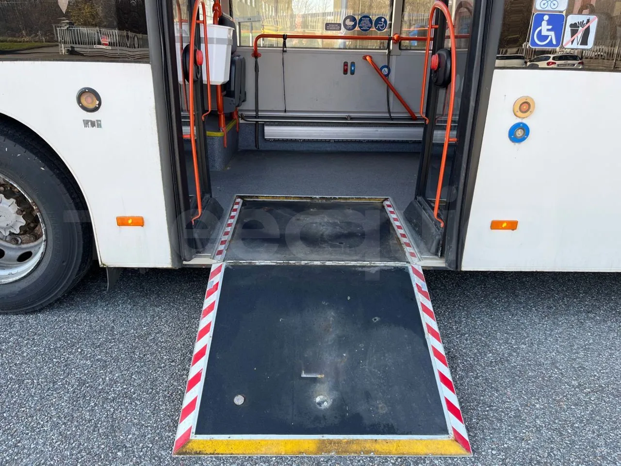 Man Lion's City GL A40 - Euro6 - 228kW - 18.750mt - platform open photo