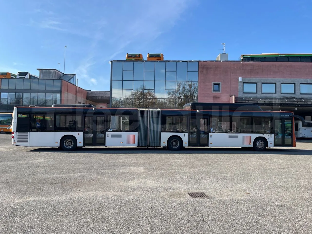 Man Lion's City GL A40 - Euro6 - 228kW - 18.750mt - right side doors closed