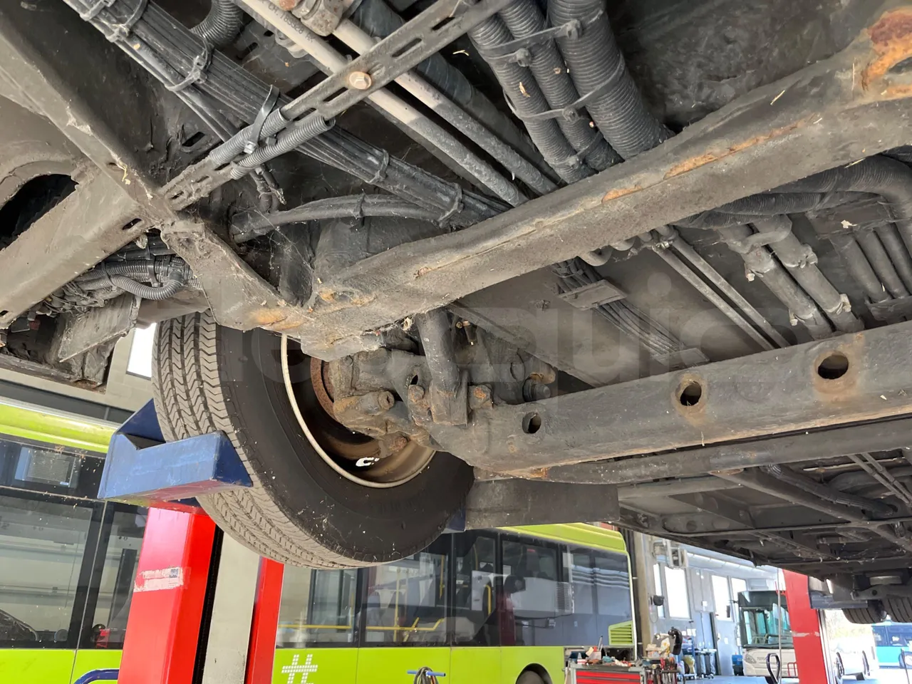 Man Lion's City GL A40 - Euro6 - 228kW - 18.750mt - front axle right side