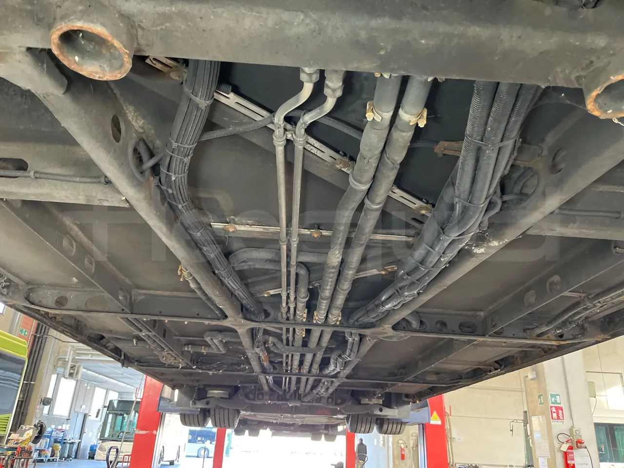 Man Lion's City GL A40 - Euro6 - 228kW - 18.750mt - central undercarriage photo