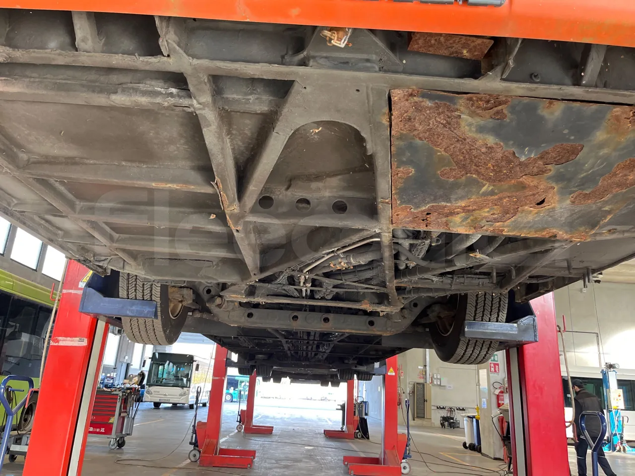 Man Lion's City GL A40 - Euro6 - 228kW - 18.750mt - front undercarriage from front