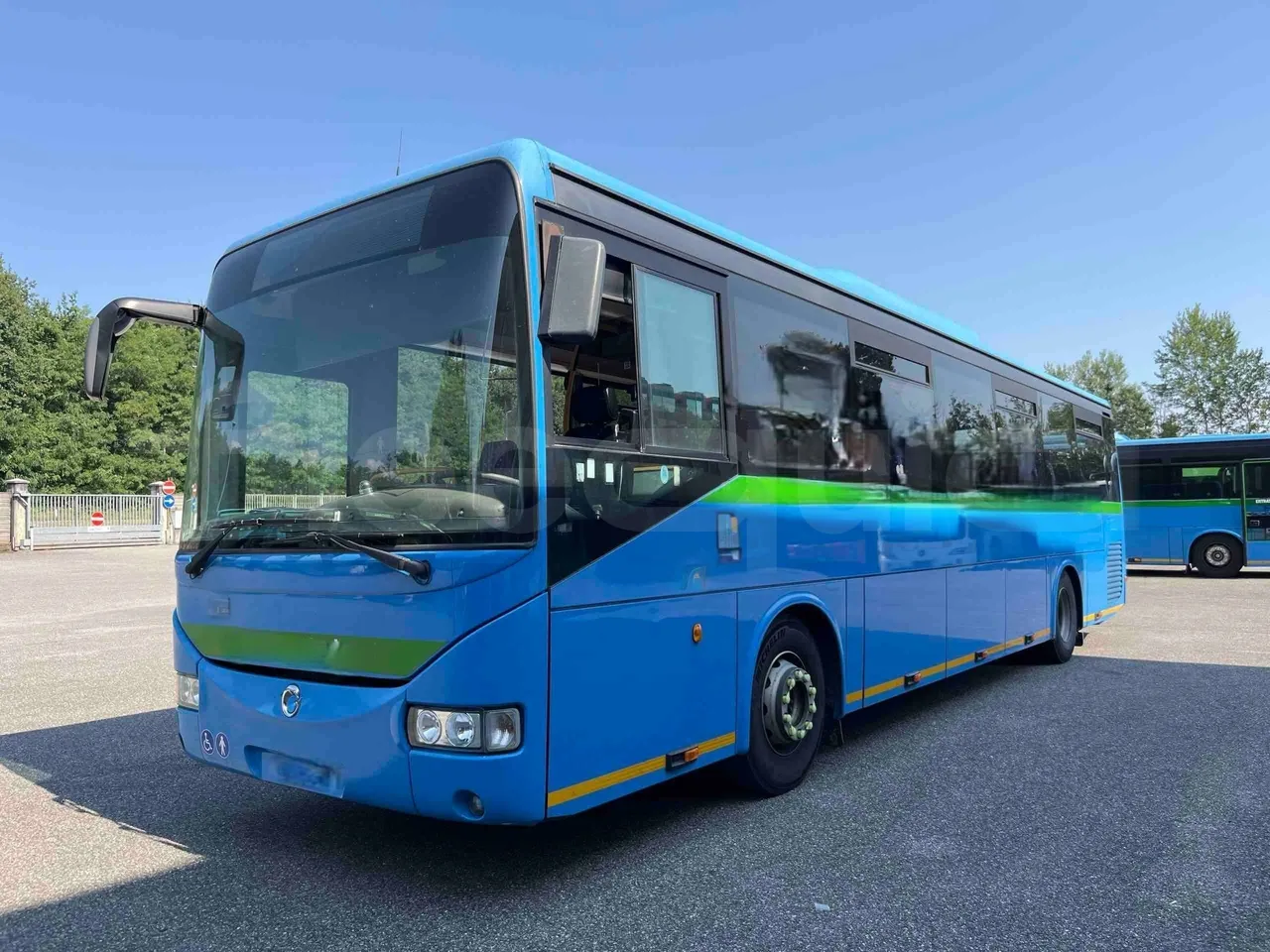 Iveco Crossway - 3/4 Front Left Side