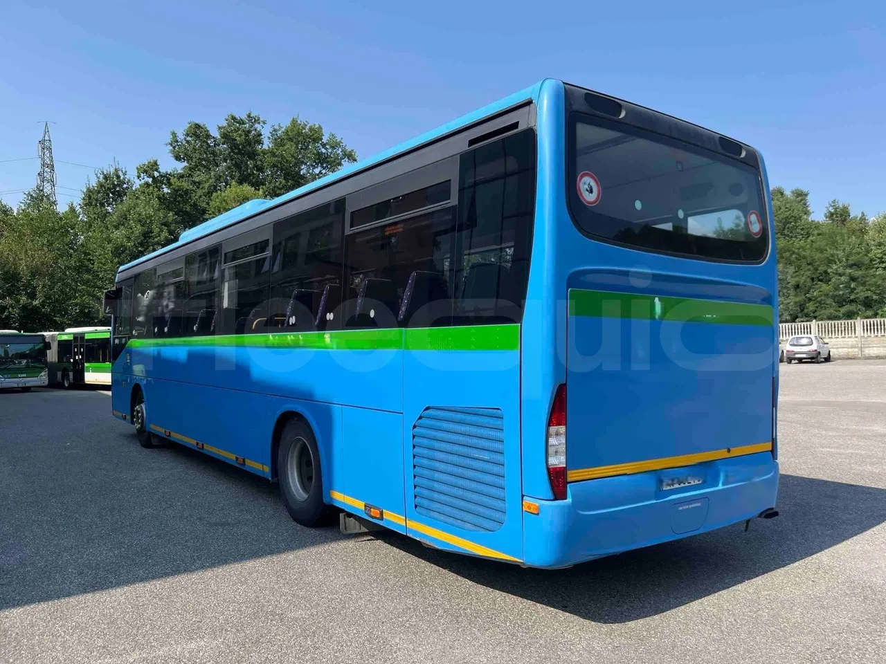 Iveco Crossway - 3/4 Rear Left Side