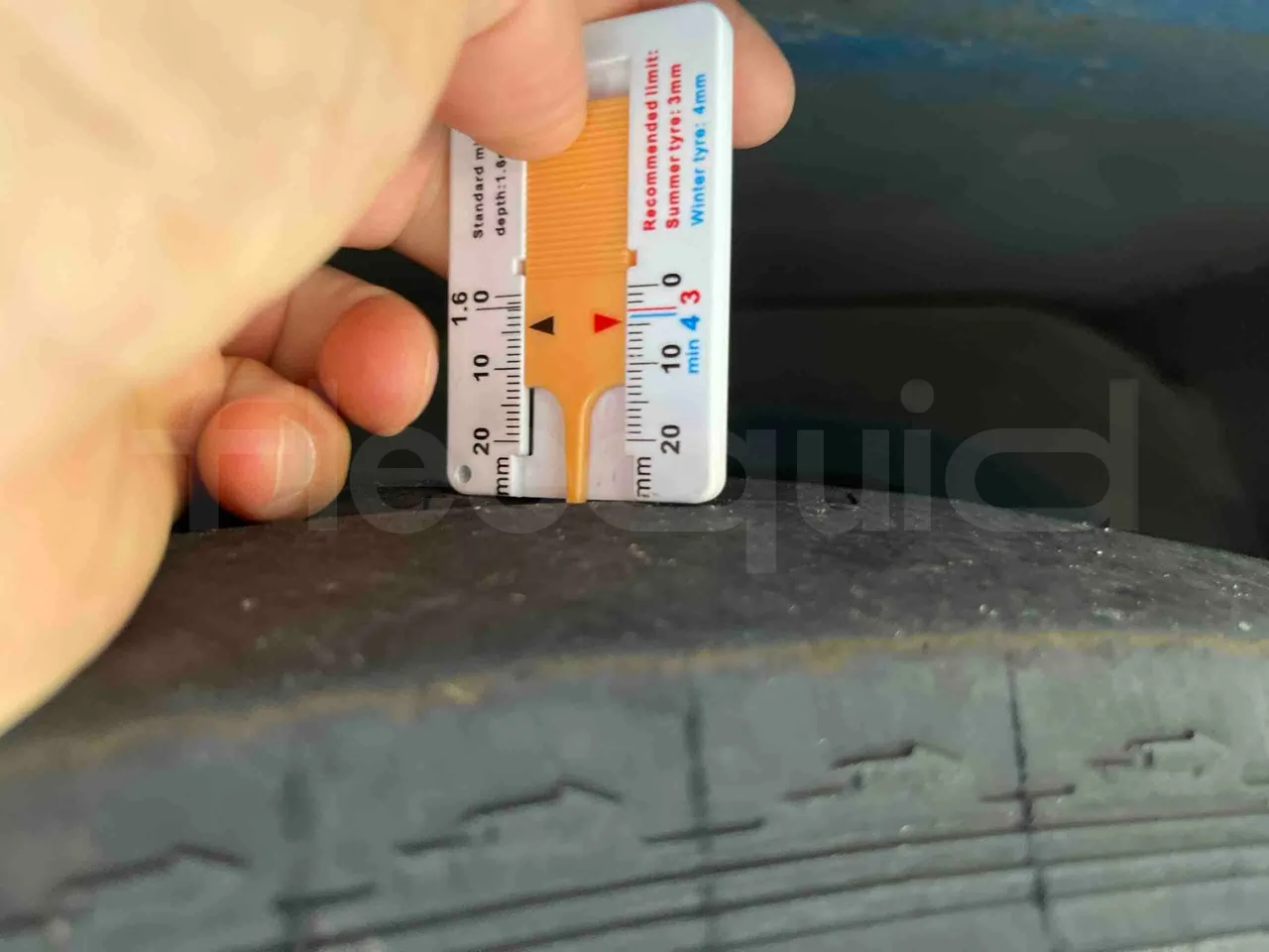 Iveco Crossway - First Axle Left Side: Tyre Thickness