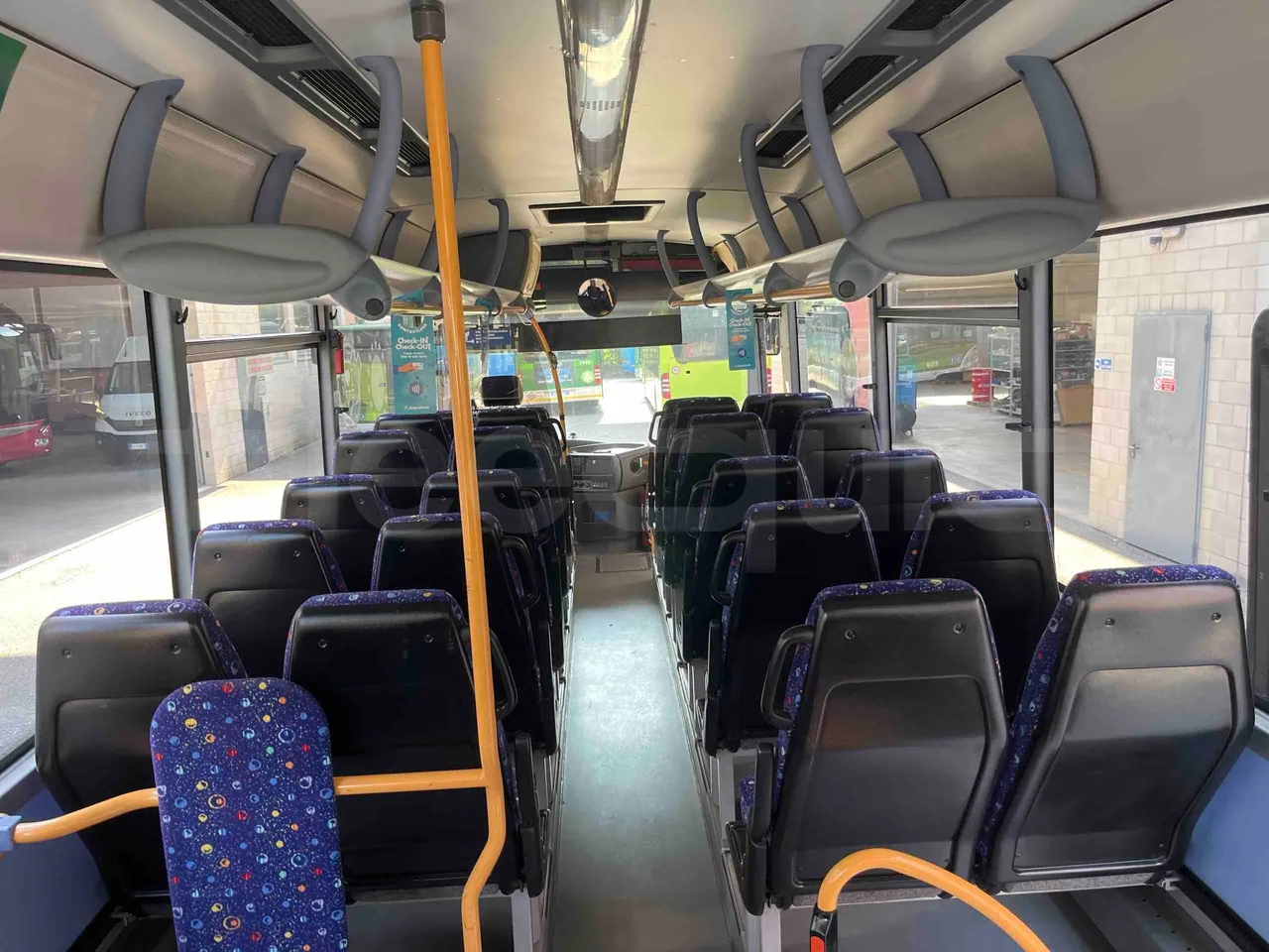 Iveco Crossway - Forward Seats From Middle Position