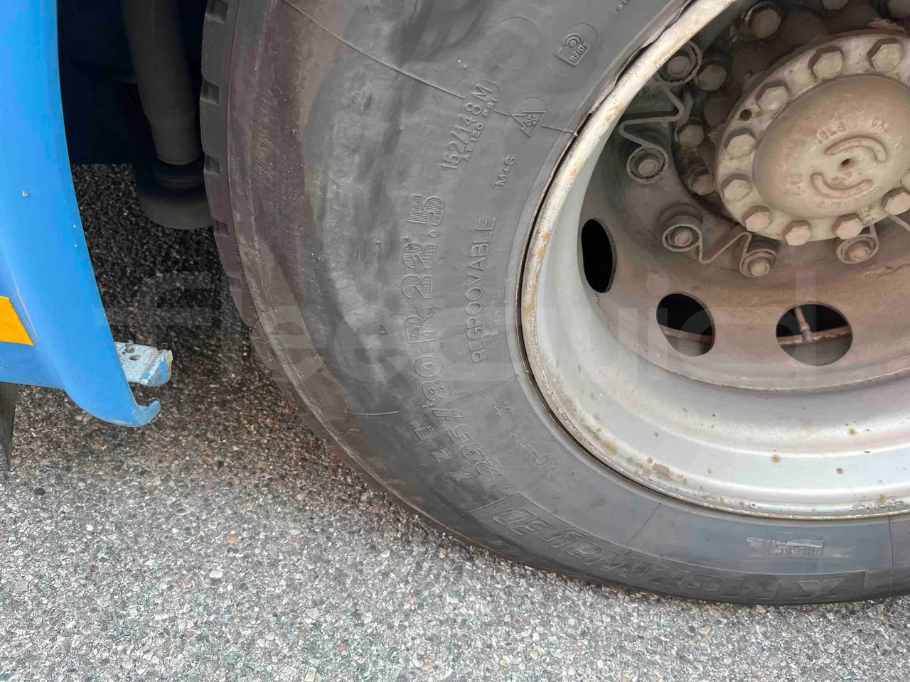 Iveco Crossway - Second Axle Left Side: Tyre Size