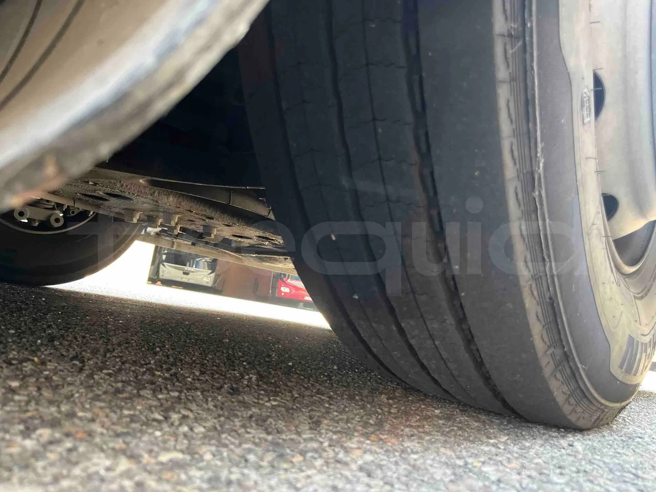 Iveco Crossway - First Axle Left Side: Tyre Tread