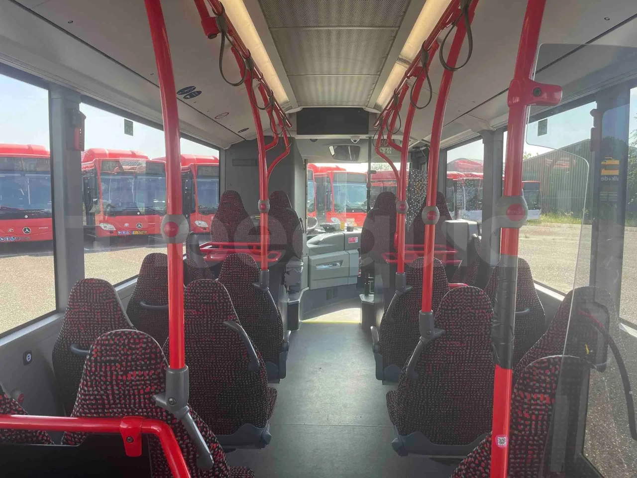 Mercedes-Benz Citaro - forward view middle aisle