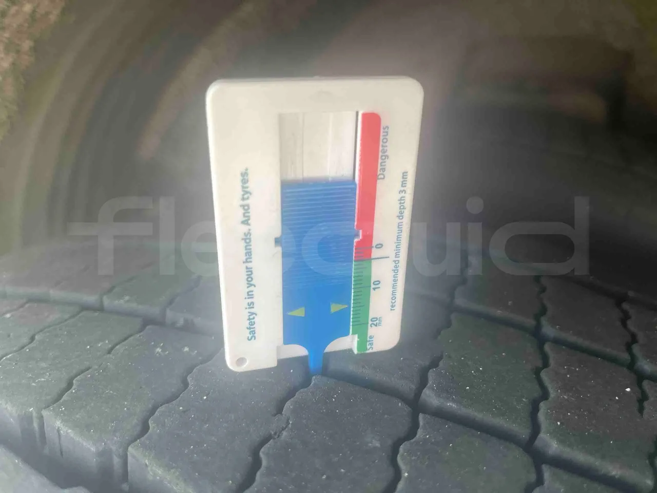 Mercedes-Benz Citaro - tread condition front tires right