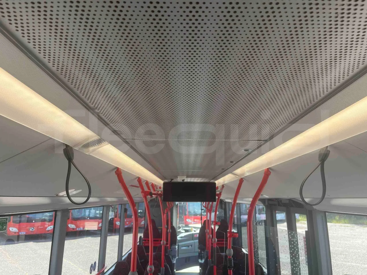 Mercedes-Benz Citaro - overhead compartments photo