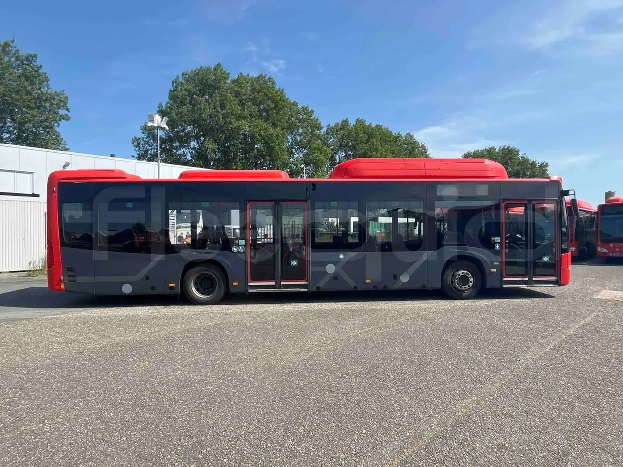 Mercedes-Benz Citaro - right side doors closed