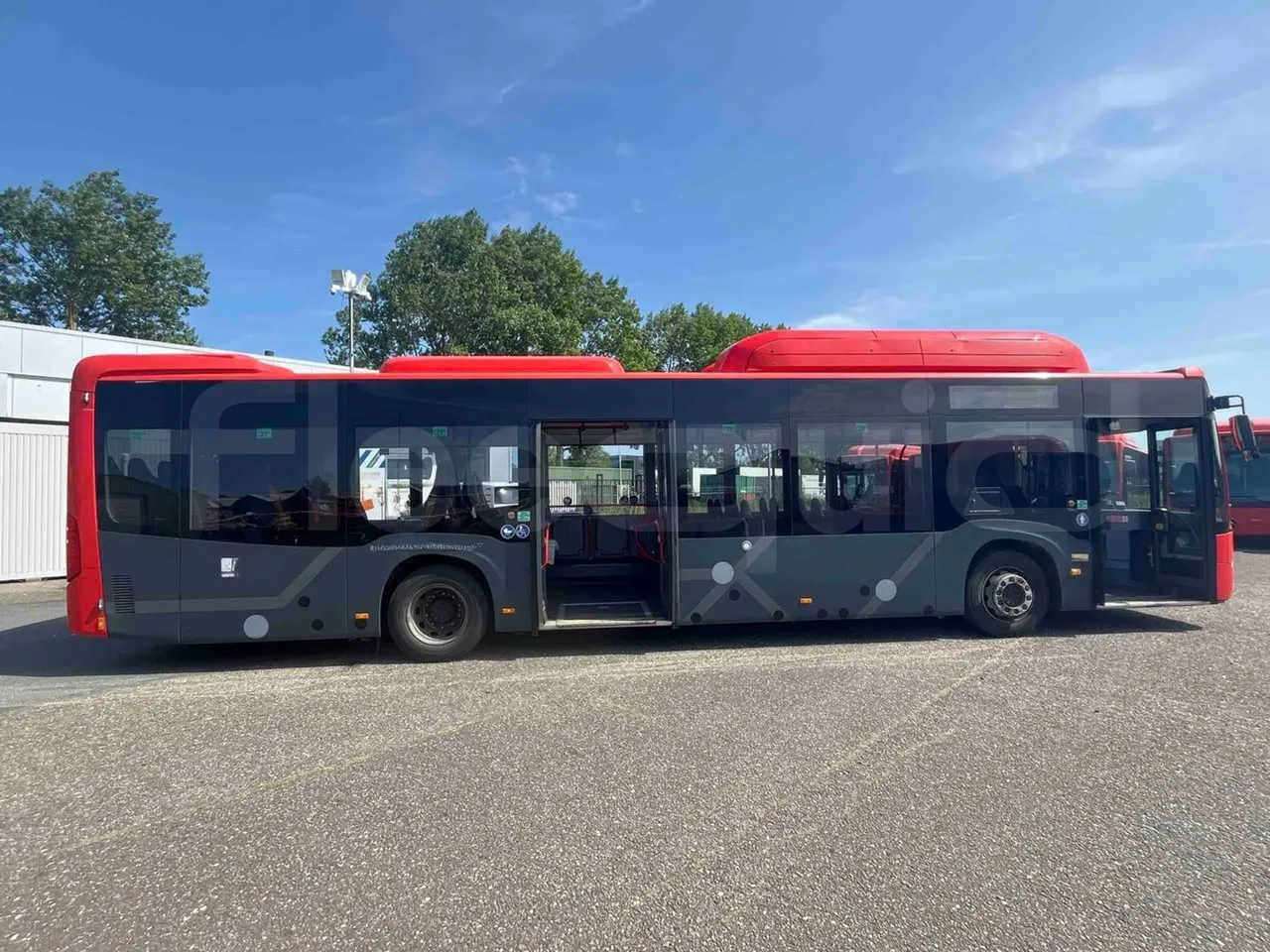 Mercedes-Benz Citaro - right side doors open