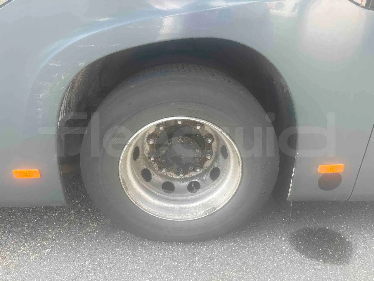Mercedes-Benz Citaro - rear left tire photo