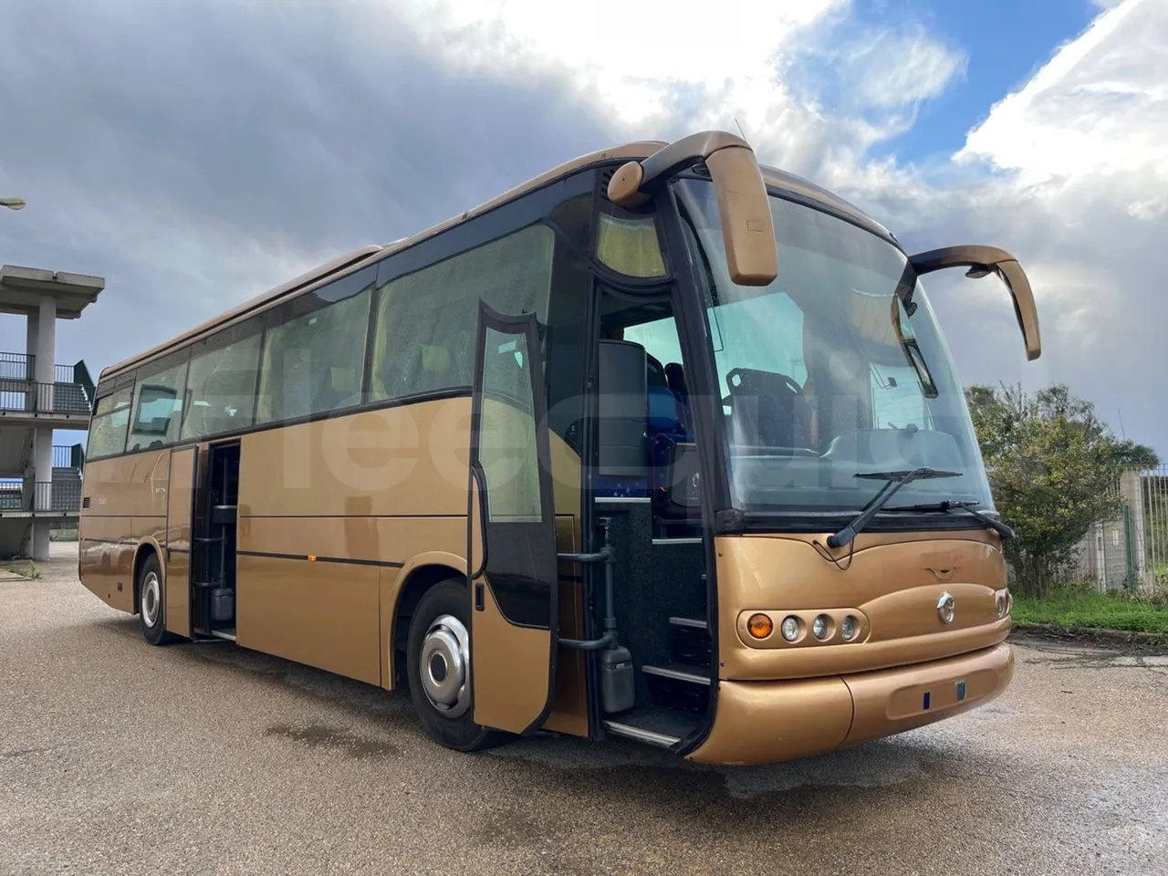 Irisbus Domino Orlandi 2001 397E 12.35 - Euro3 - 259kW - 12mt - 3/4 right front doors open