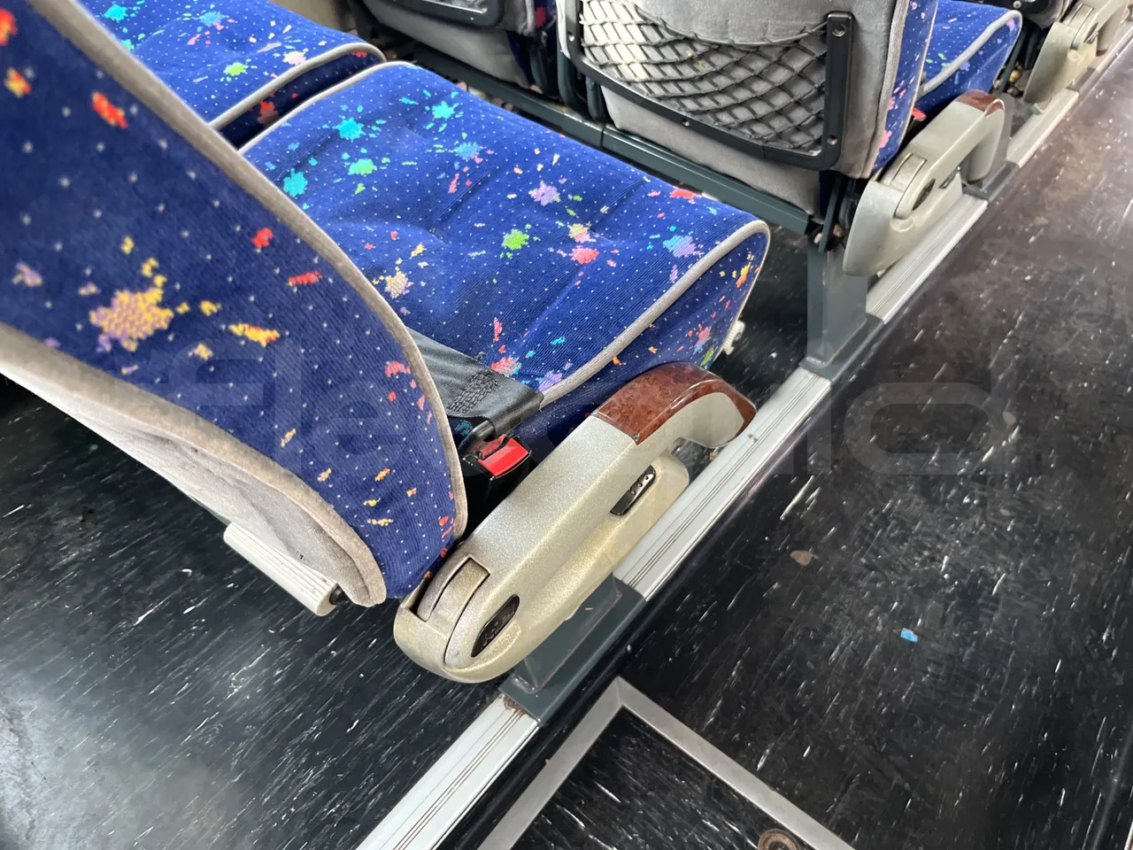 Irisbus Domino Orlandi 2001 397E 12.35 - Euro3 - 259kW - 12mt - armrest detail photo