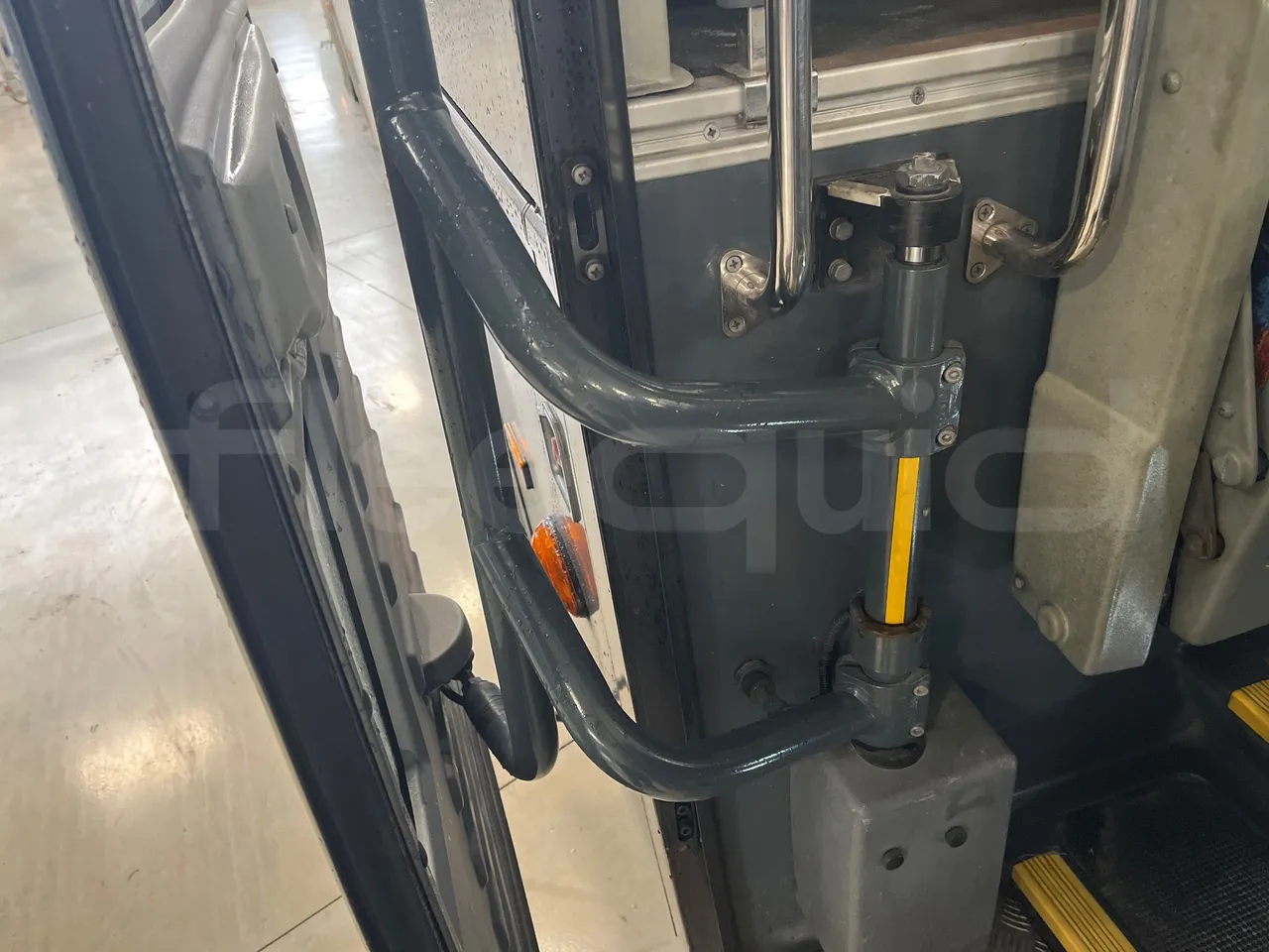 Temsa Safari RD RAT153 - EUR5 - 266kW - 12.200m - door mechanism photo