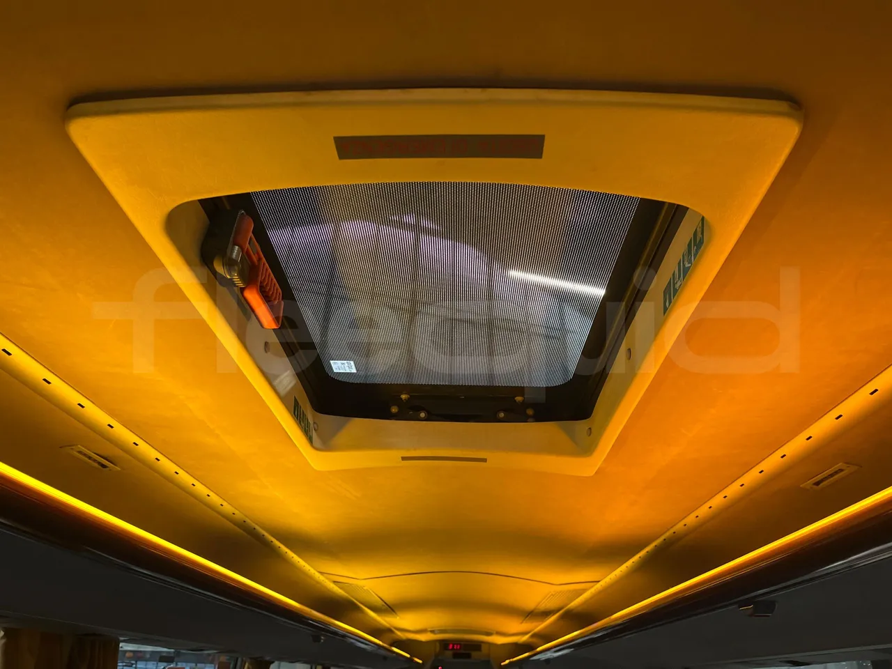 Temsa Safari RD RAT153 - EUR5 - 266kW - 12.200m - roof hatch 1