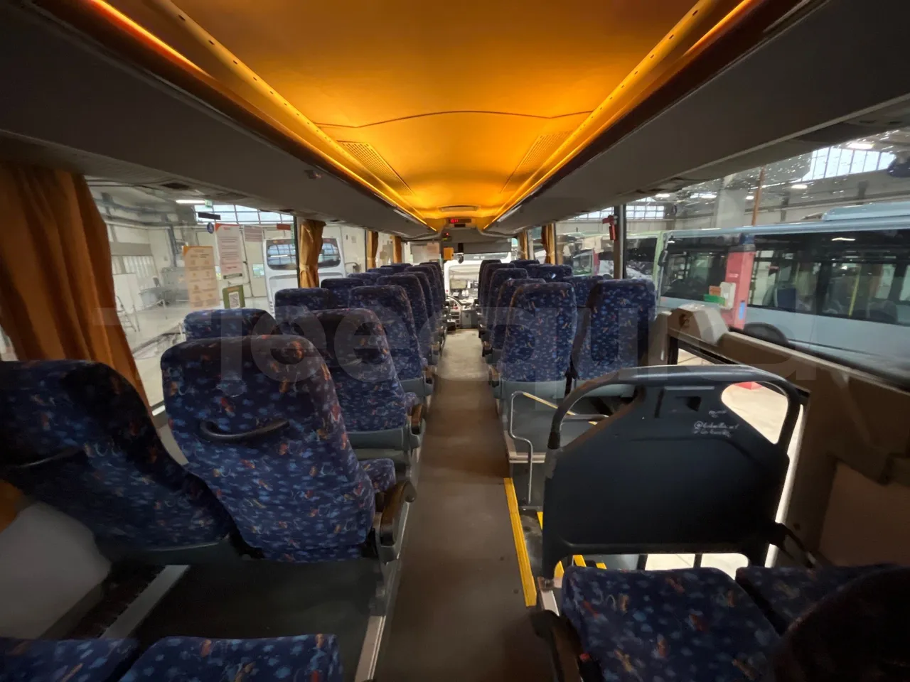 Temsa Safari RD RAT153 - EUR5 - 266kW - 12.200m - forward view middle aisle