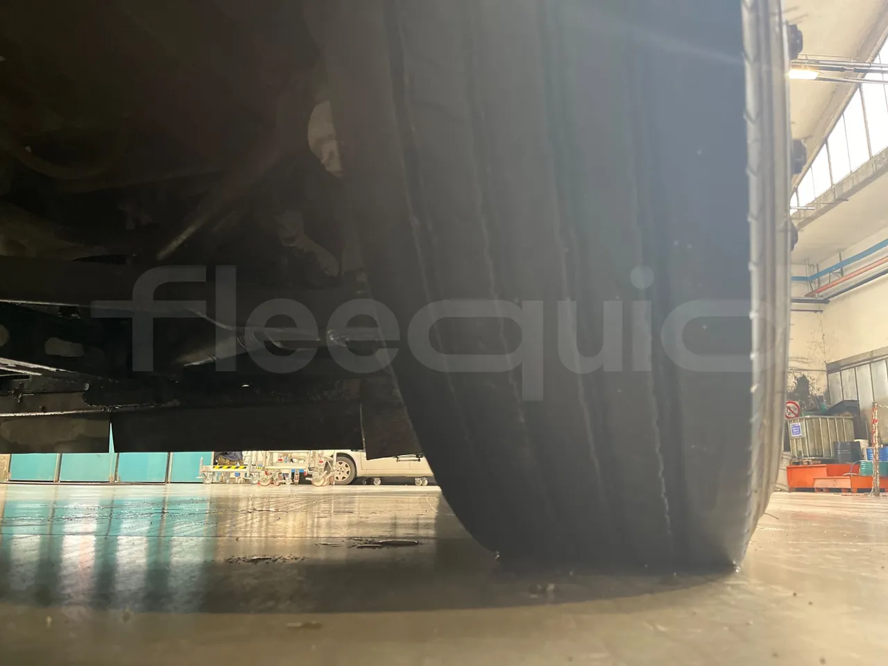 Temsa Safari RD RAT153 - EUR5 - 266kW - 12.200m - tread condition front tires left