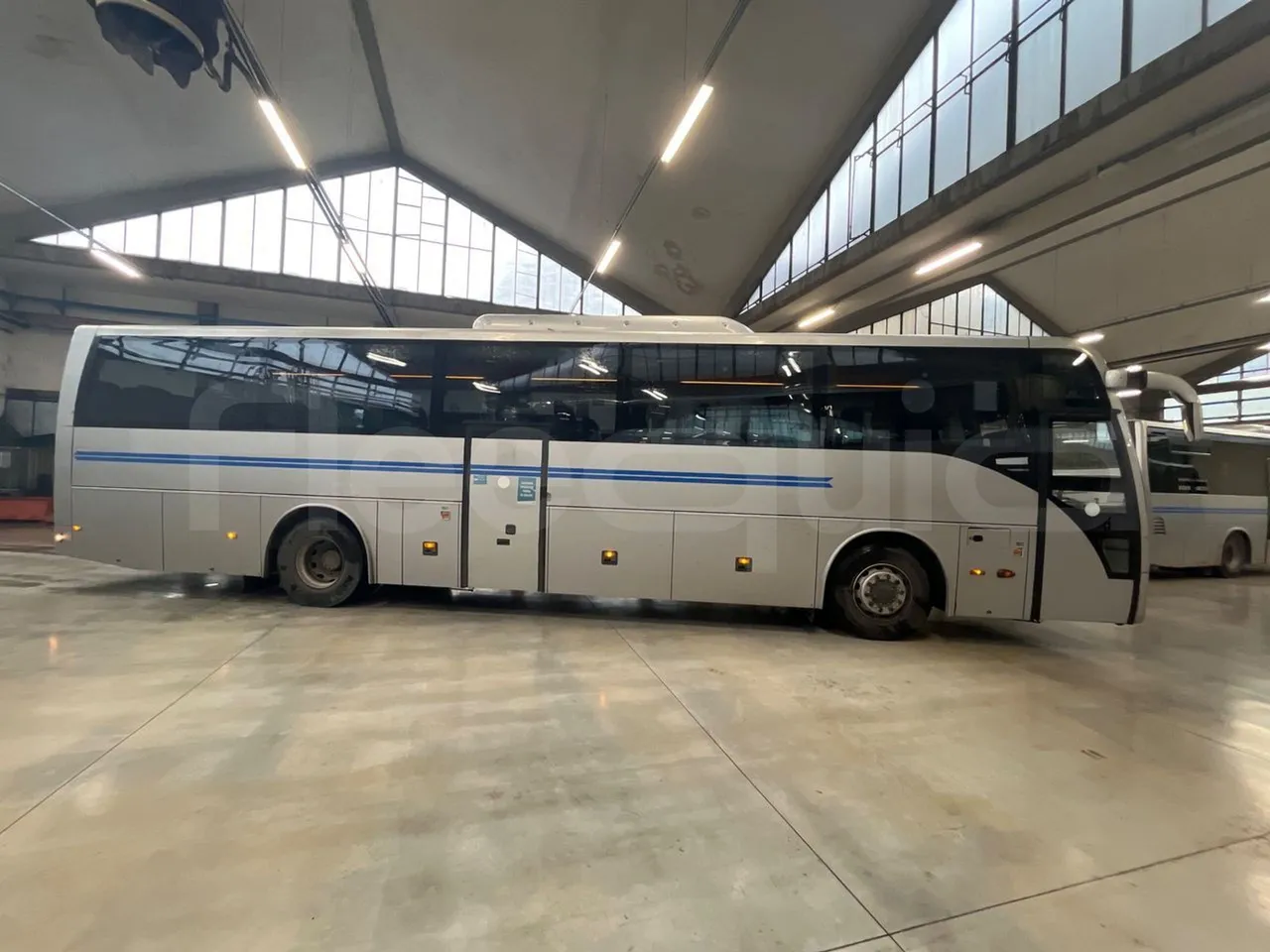 Temsa Safari RD RAT153 - EUR5 - 266kW - 12.200m - right side doors closed