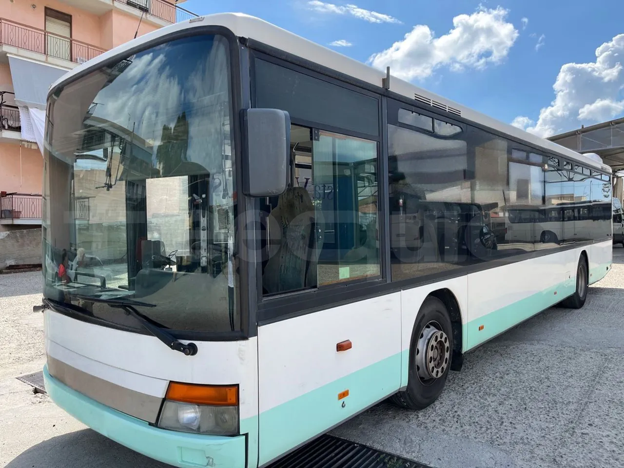 Setra S315 315 NF 457/ Euro 3 -185Kw -12 Mt - 3/4 front left