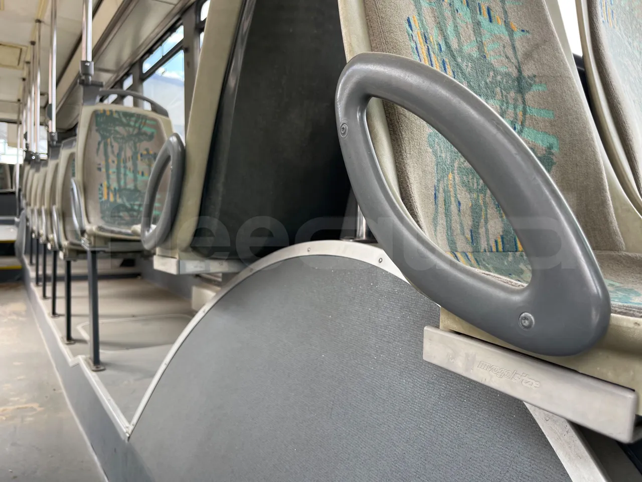 Setra S315 315 NF 457/ Euro 3 -185Kw -12 Mt - armrest detail photo