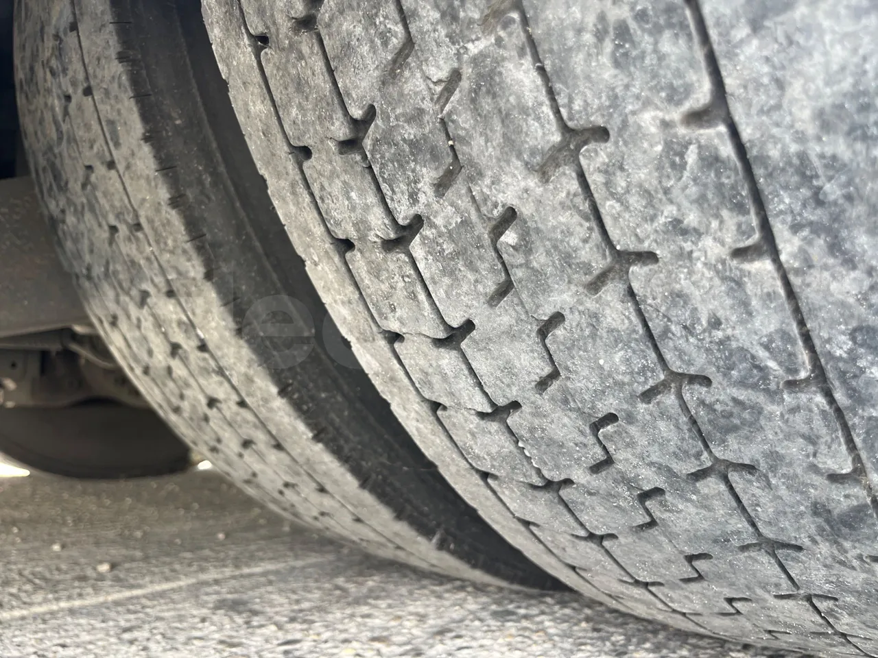 Setra S315 315 NF 457/ Euro 3 -185Kw -12 Mt - tread condition second axle tires right
