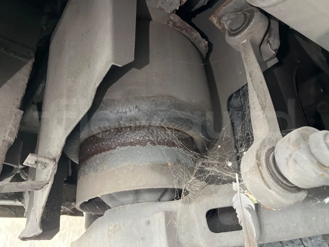Setra S315 315 NF 457/ Euro 3 -185Kw -12 Mt - axle 2 shock absorbers 1 left