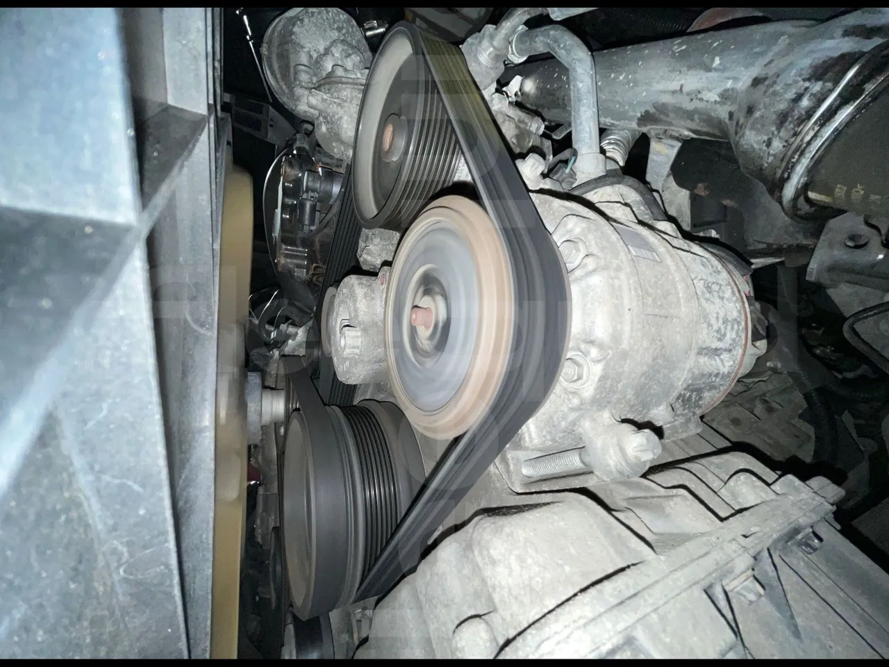 Mercedes-Benz Sprinter 906BB50 Ristè - Euro6 - 120kW - 7.367mt - air conditioning compressor