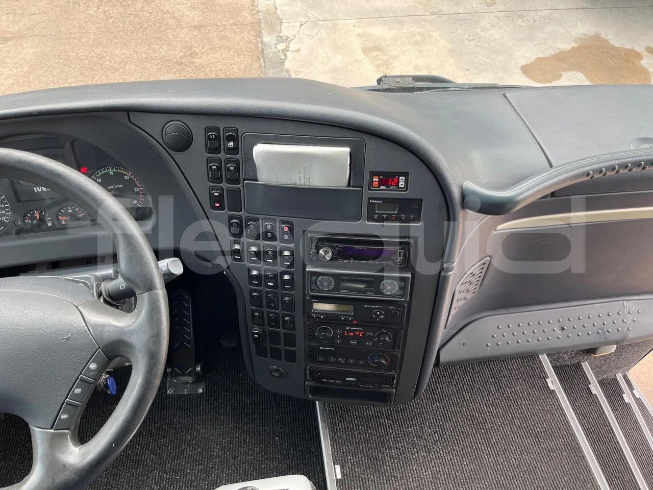 Irisbus 397E.12 397E.12  - Euro5 - 279kW - 12.410m - radio accessories photo