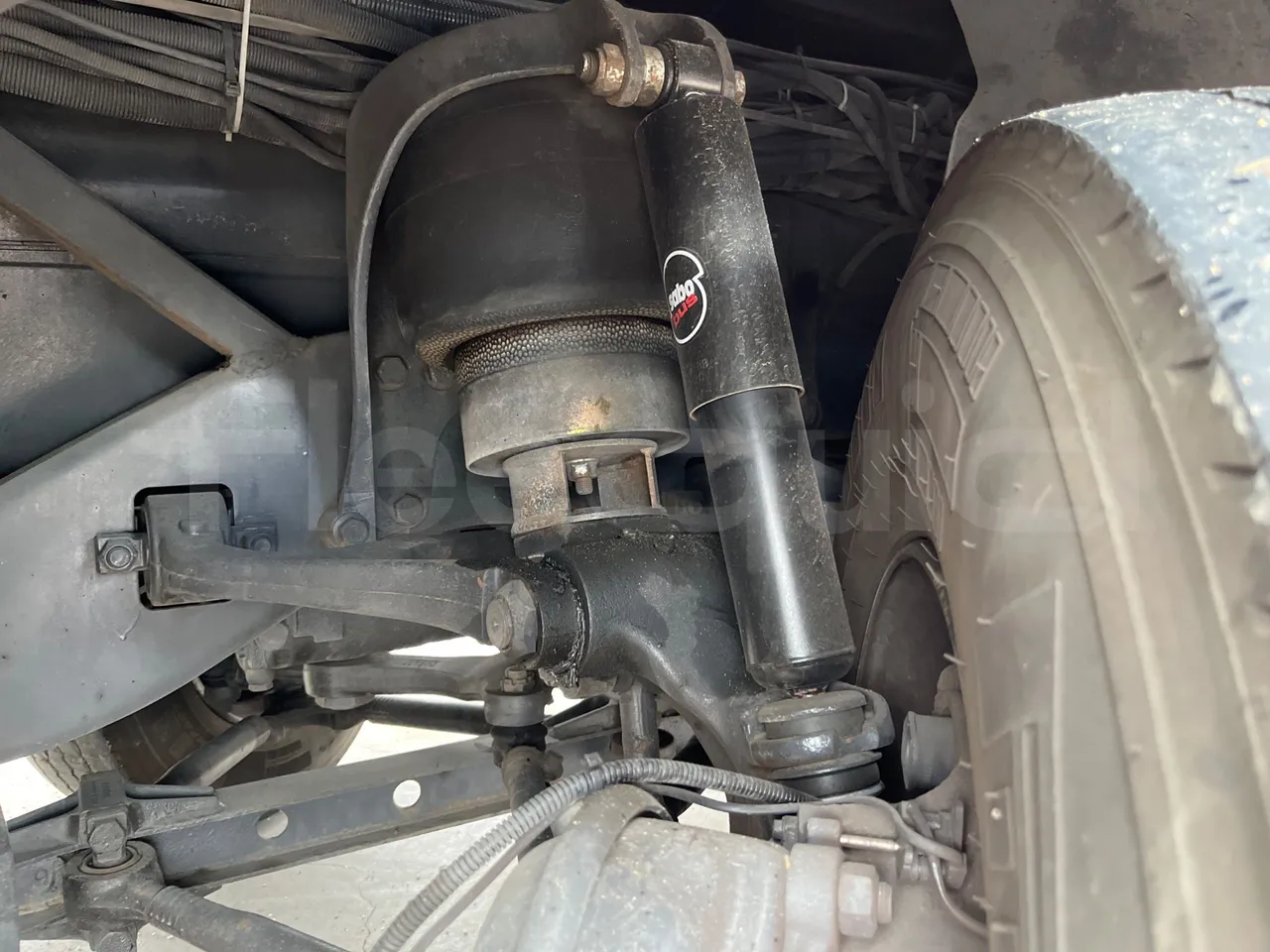 Irisbus 397E.12 397E.12  - Euro5 - 279kW - 12.410m - front shock absorbers left