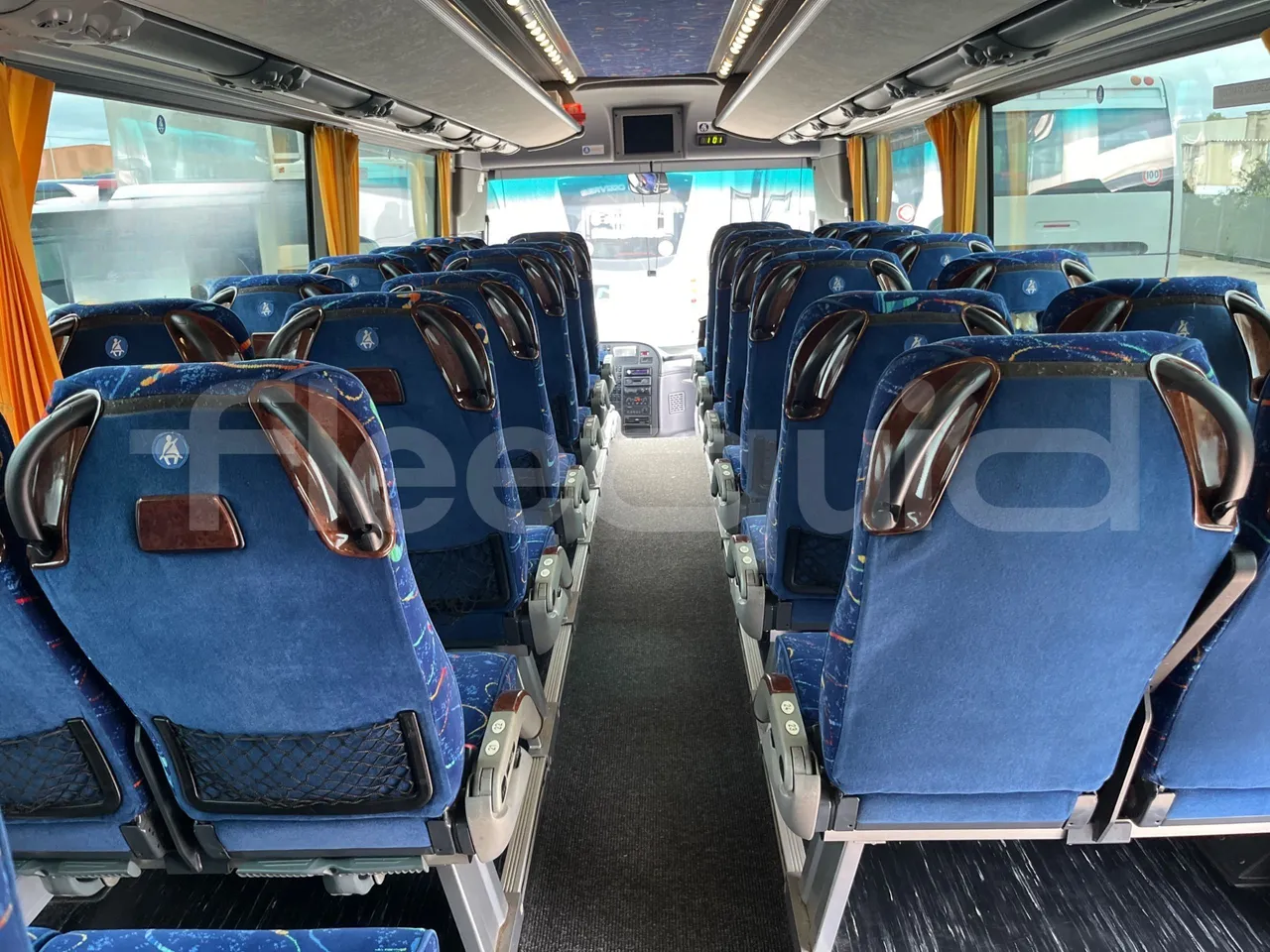 Irisbus 397E.12 397E.12  - Euro5 - 279kW - 12.410m - forward view middle aisle
