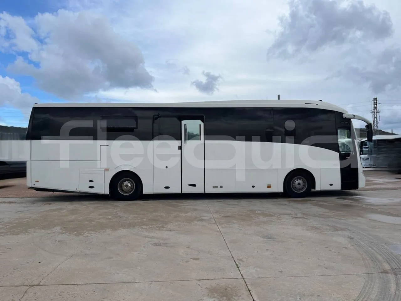Irisbus 397E.12 397E.12  - Euro5 - 279kW - 12.410m - right side doors closed