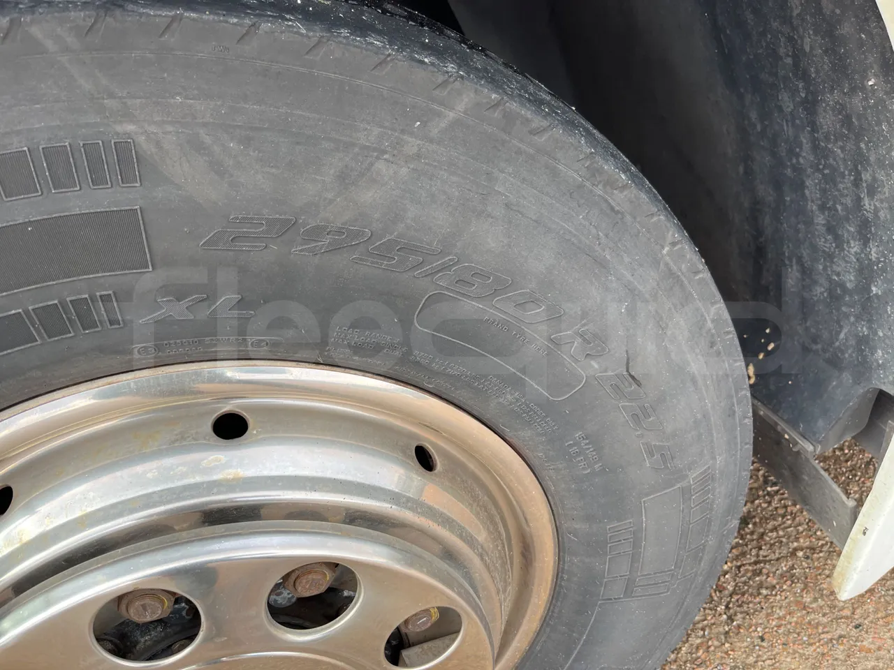 Irisbus 397E.12 397E.12  - Euro5 - 279kW - 12.410m - front left tire measurements