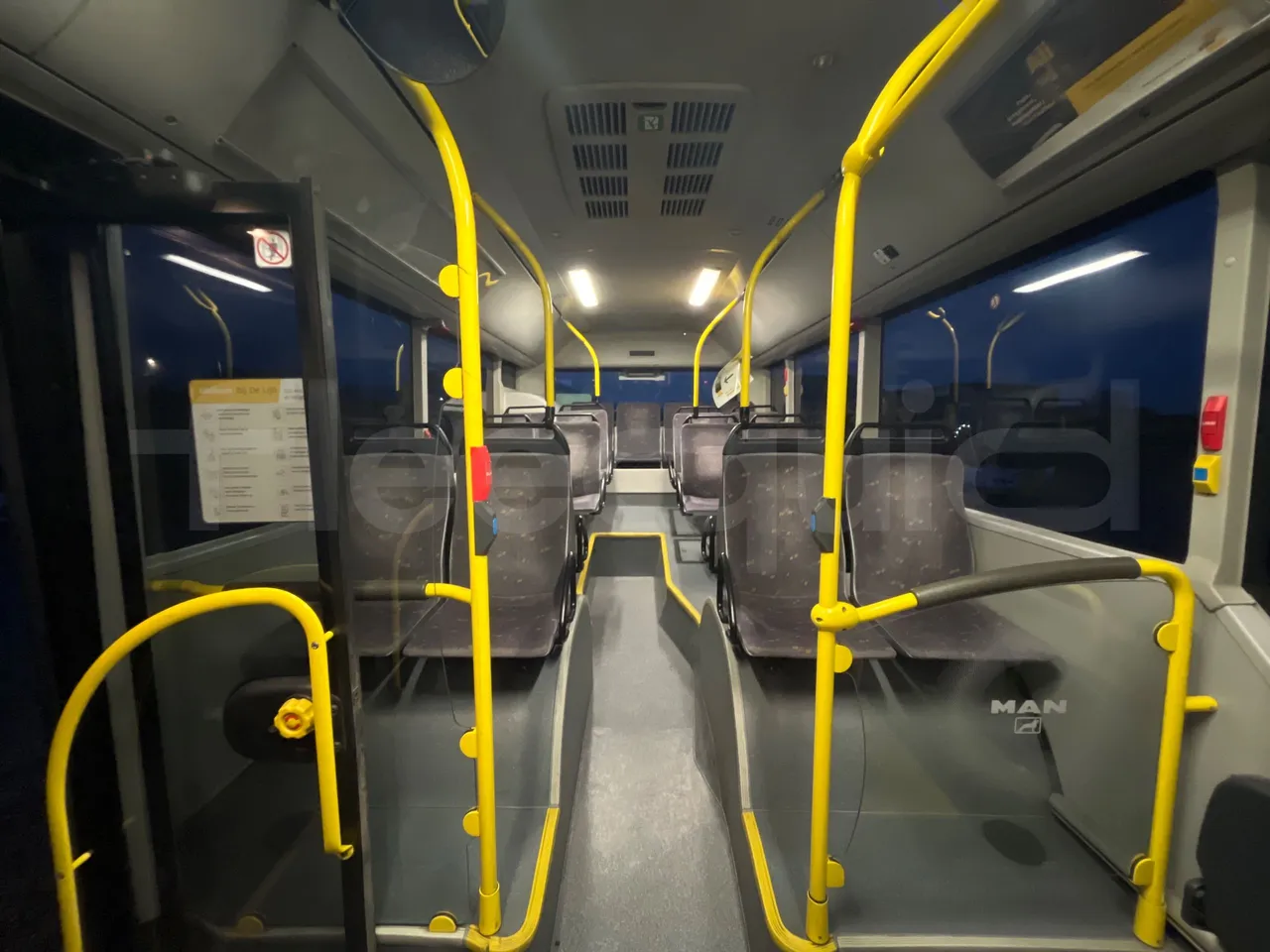 Man Lion's City A21 - EUR5 - 206kW - 11.980m - reverse view middle aisle