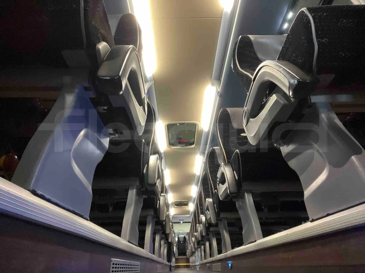 Neoplan Tourliner 2SACB - EUR6 - 324kW - 13.800m - jack and driver keys