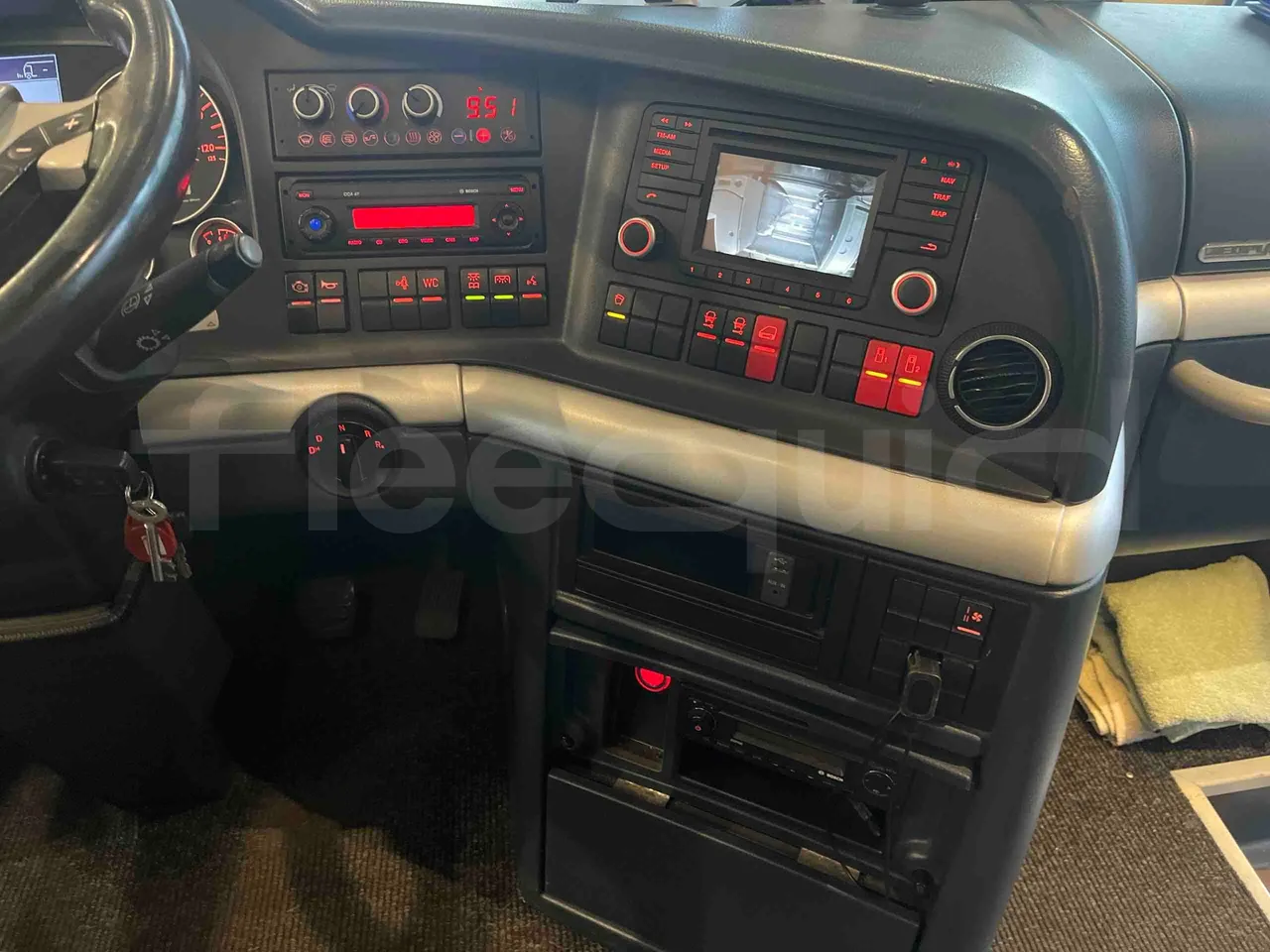Neoplan Tourliner 2SACB - EUR6 - 324kW - 13.800m - radio accessories photo