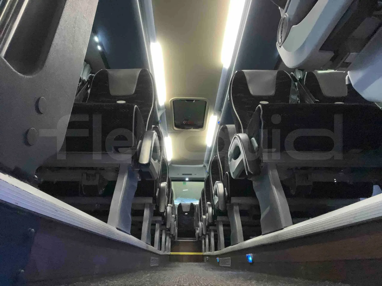 Neoplan Tourliner 2SACB - EUR6 - 324kW - 13.800m - seat brackets photo