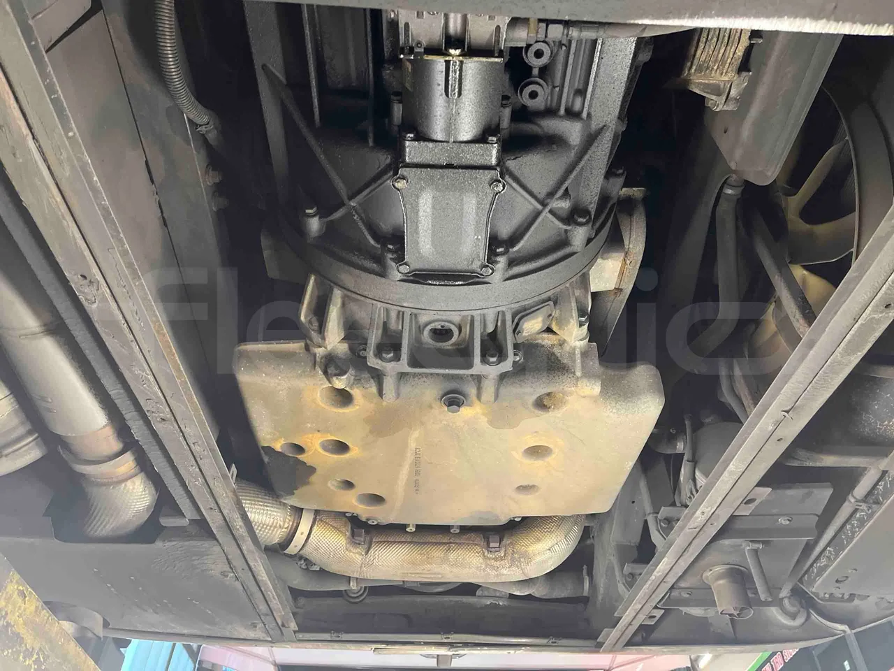 Neoplan Tourliner 2SACB - EUR6 - 324kW - 13.800m - axle 2 discs left