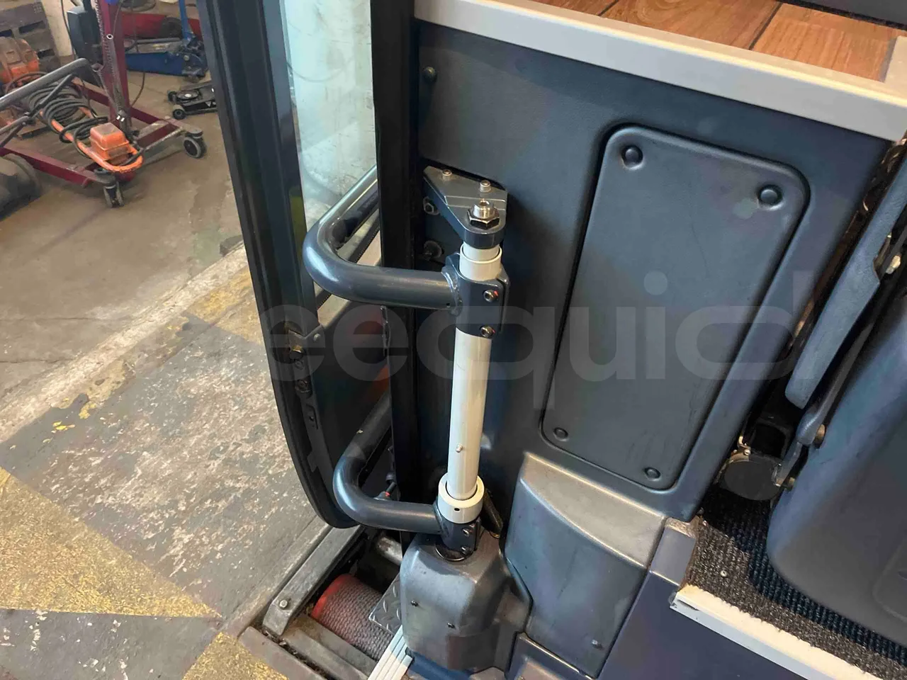 Neoplan Tourliner 2SACB - EUR6 - 324kW - 13.800m - door mechanism photo