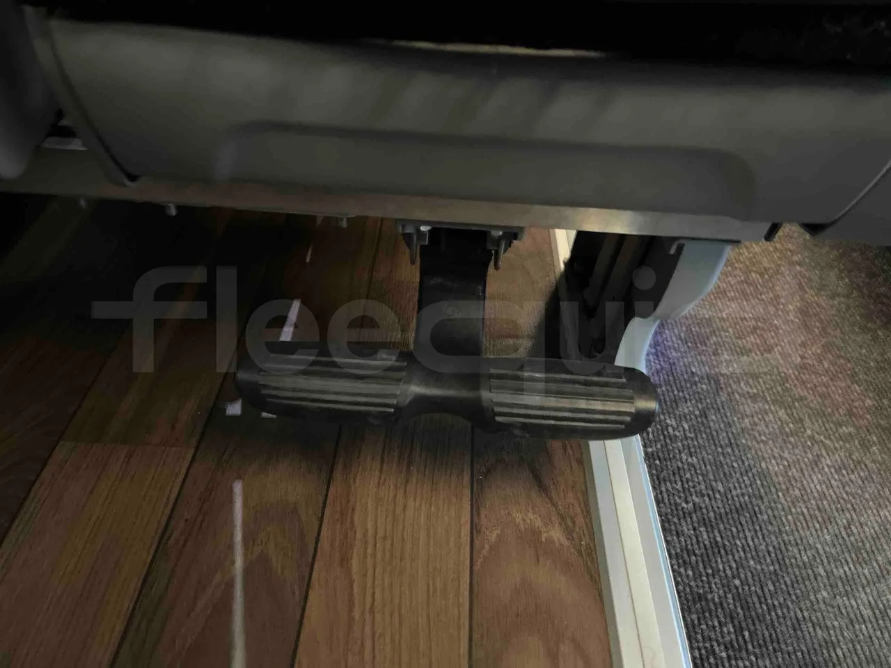 Neoplan Tourliner 2SACB - EUR6 - 324kW - 13.800m - footrest detail photo