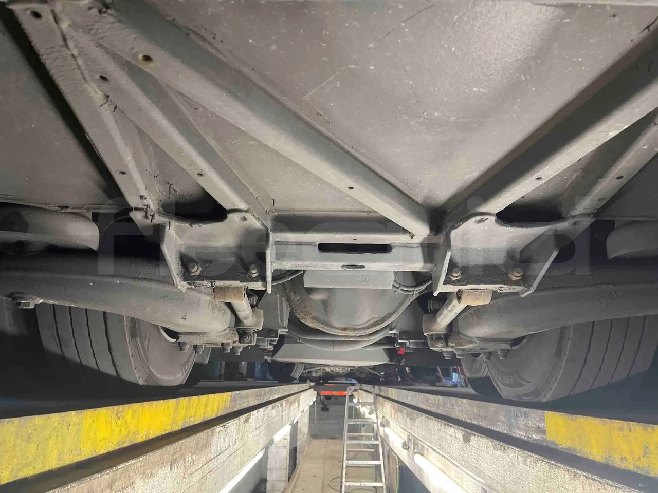 Neoplan Tourliner 2SACB - EUR6 - 324kW - 13.800m - front discs left
