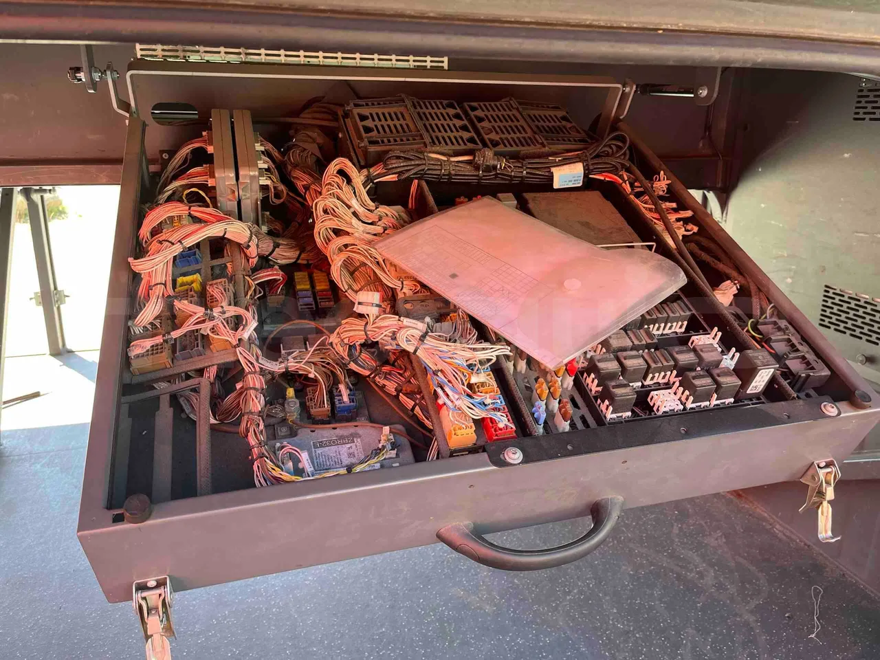 Neoplan Tourliner 2SACB - EUR6 - 324kW - 13.800m - internal frame rust check