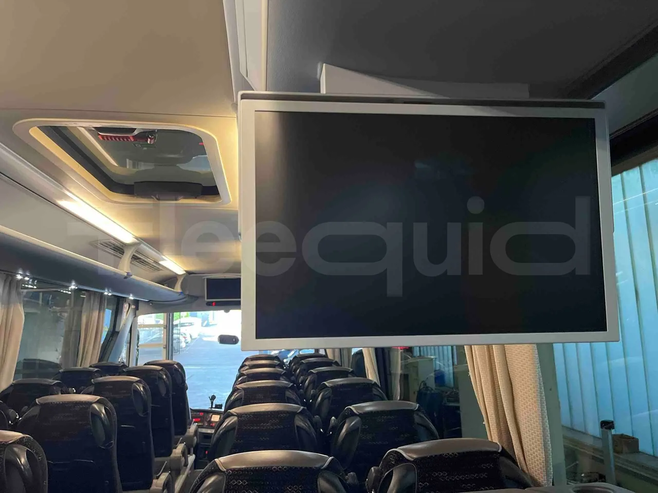 Neoplan Tourliner 2SACB - EUR6 - 324kW - 13.800m - monitor detail photo