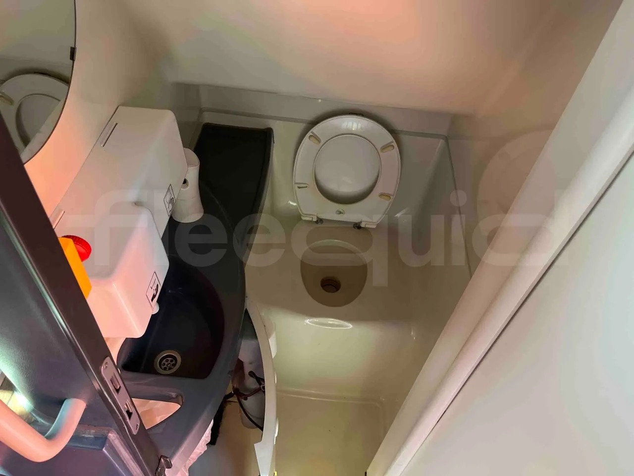 Neoplan Tourliner 2SACB - EUR6 - 324kW - 13.800m - seat plate photo