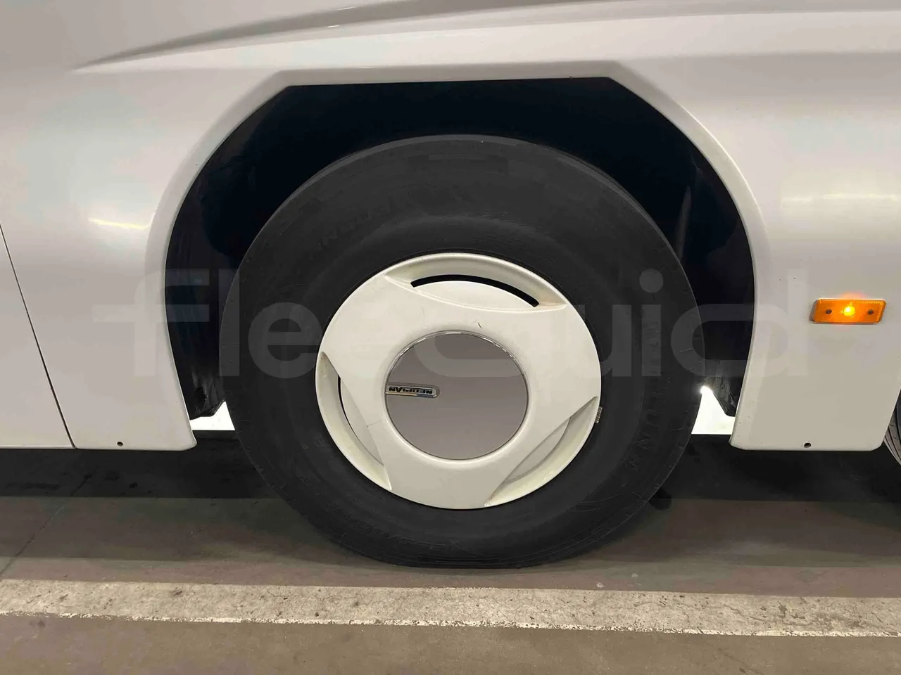 Neoplan Tourliner 2SACB - EUR6 - 324kW - 13.800m - rear left tire photo