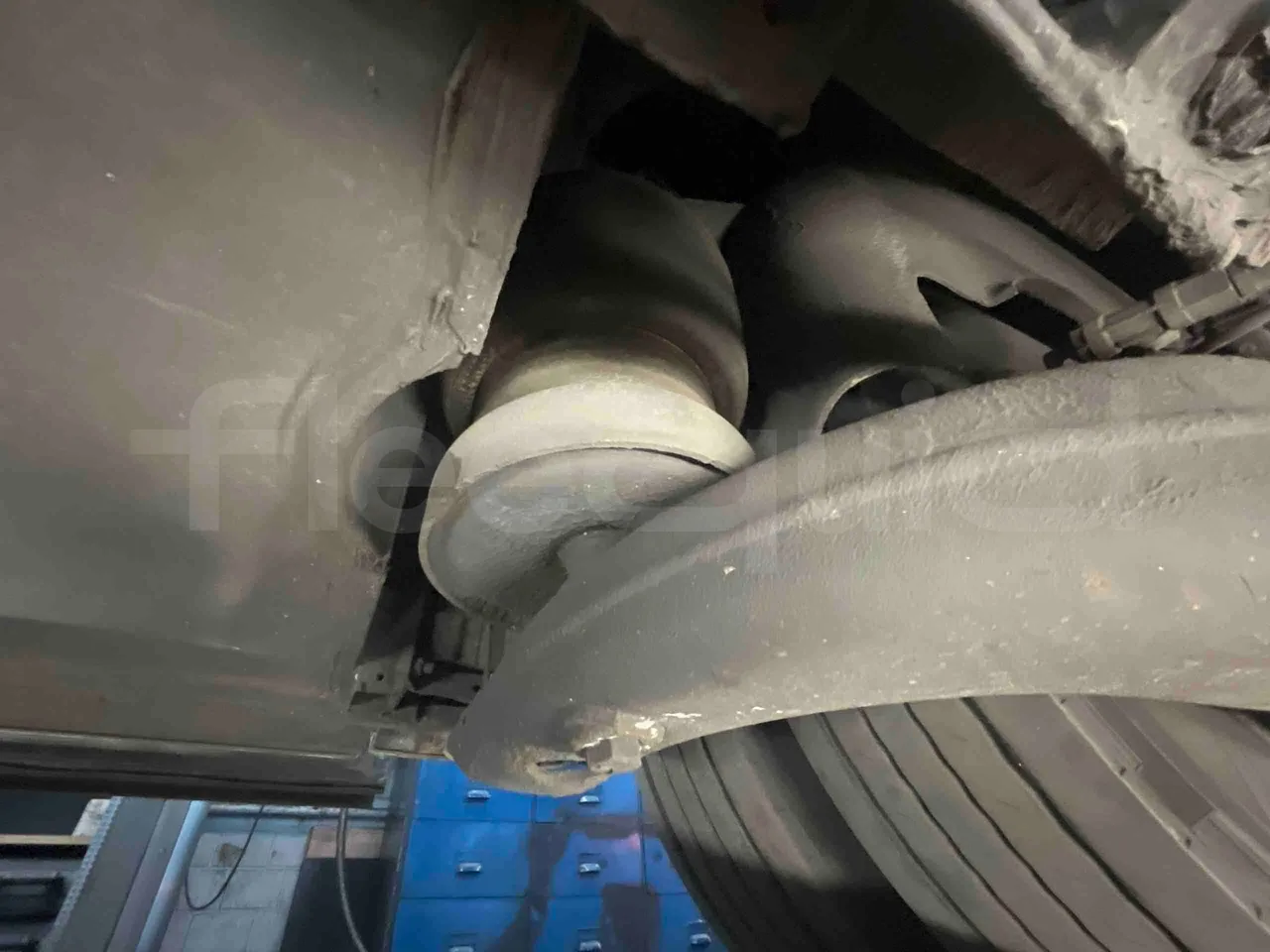 Neoplan Tourliner 2SACB - EUR6 - 324kW - 13.800m - front axle left side