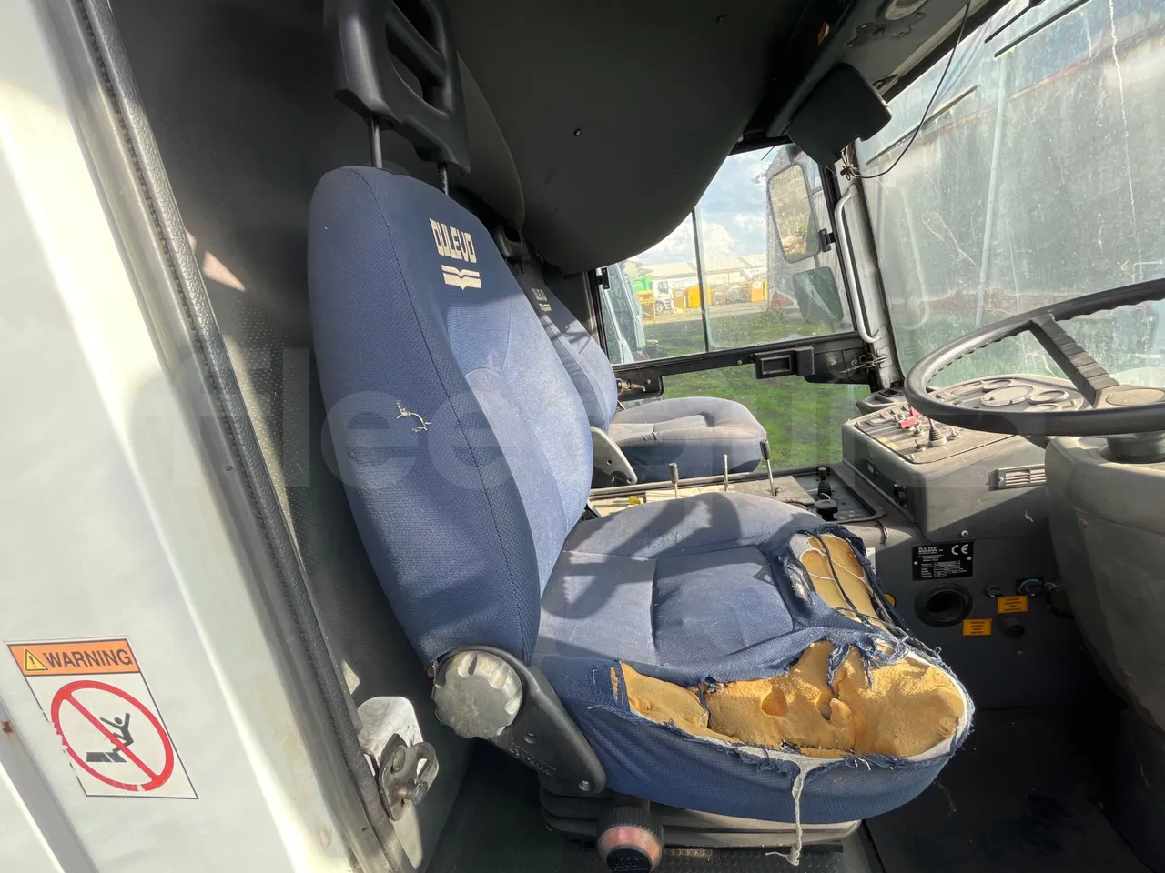 Dulevo 5010 L - 5.890mt - driver's seat photo