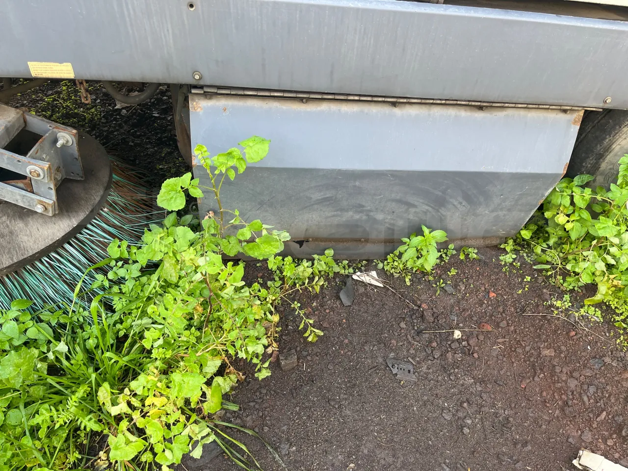 Dulevo 5010 L - 5.890mt - external compartments photo