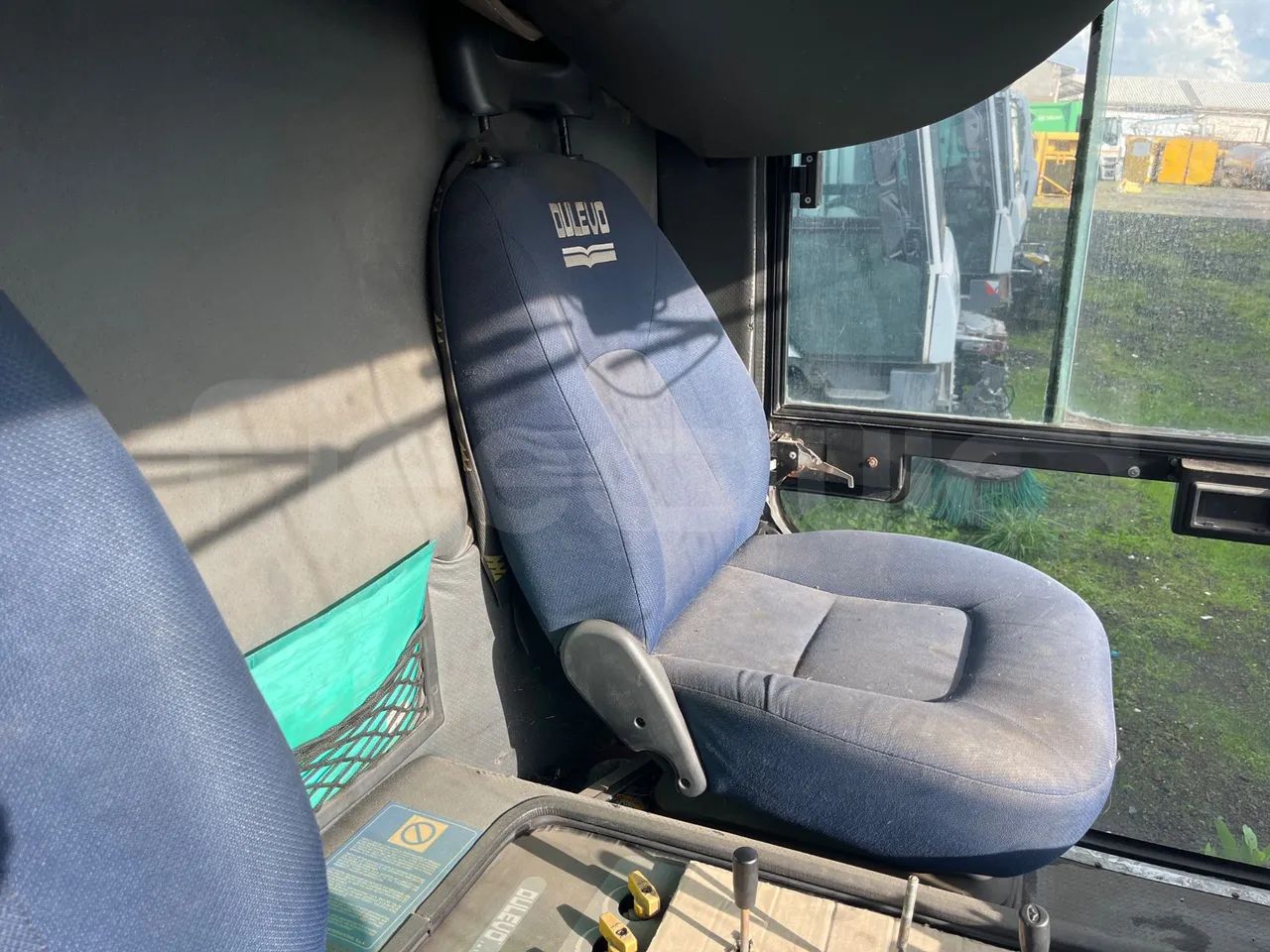 Dulevo 5010 L - 5.890mt - hostess seat photo